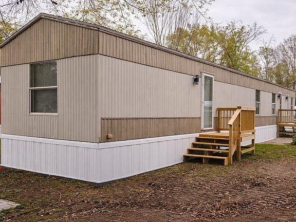 3rd image of 69 Deerwood Park