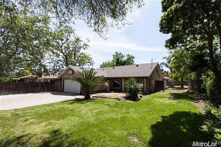 916 Claire Ave photo 1