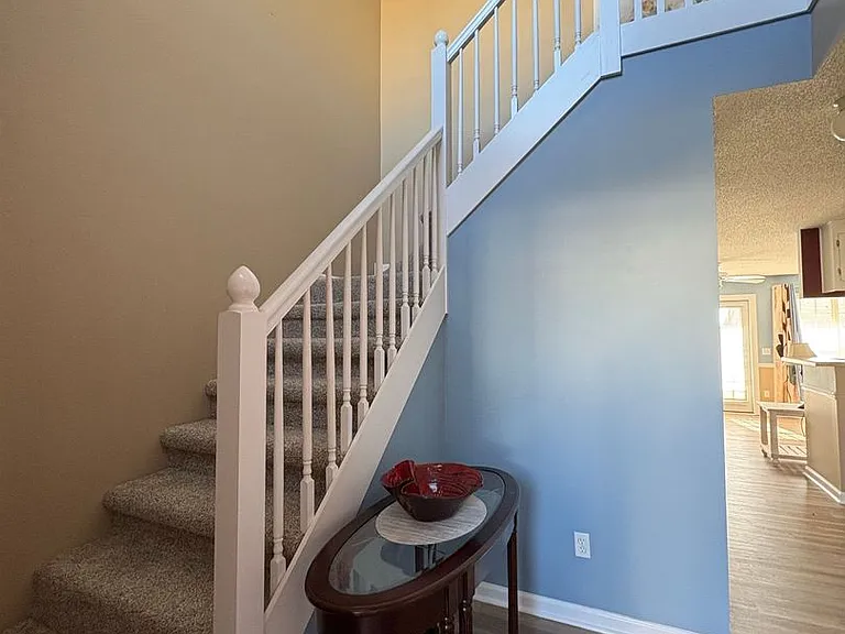206 Wakefield Way — Photo 2