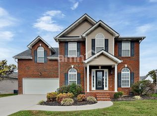 4712 Dawn Oaks Ln, Knoxville, TN 37918