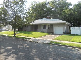 198 Delaware Ave, Freeport, NY 11520