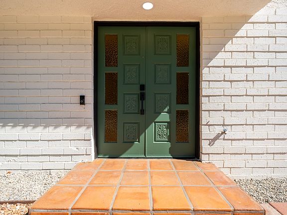 4th image of 1774 Hillcrest Ave