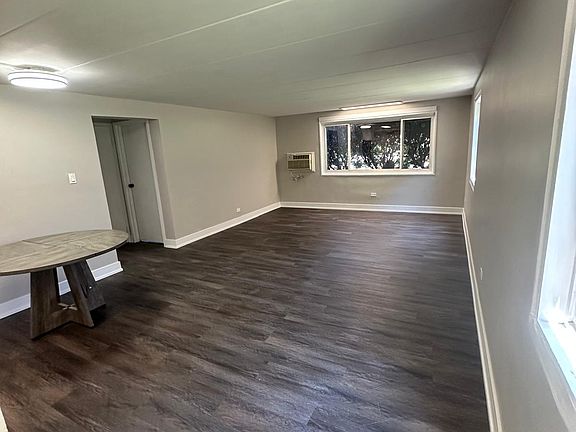3rd image of 5486 S Archer Ave S #1C