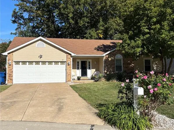 1309 Colby Dr, Saint Peters, MO 63376