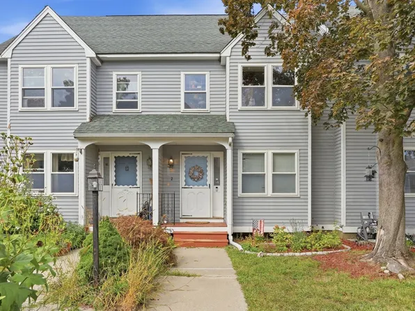 97 Forest St APT 2, Lowell, MA 01851