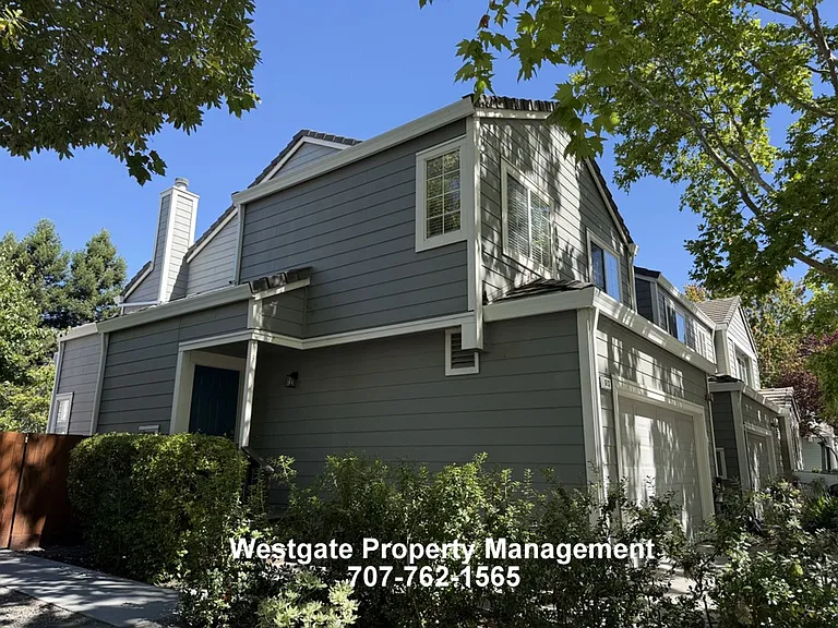 813 Chardonnay Cir — Photo 2
