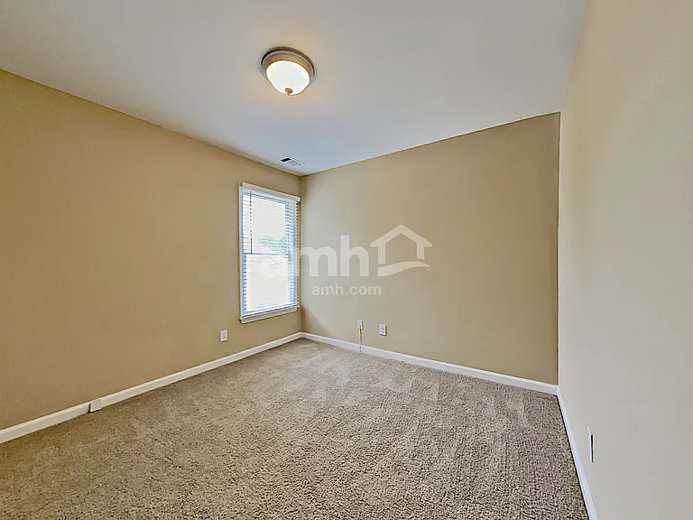 3374 Hunters Point Rd — Photo 12