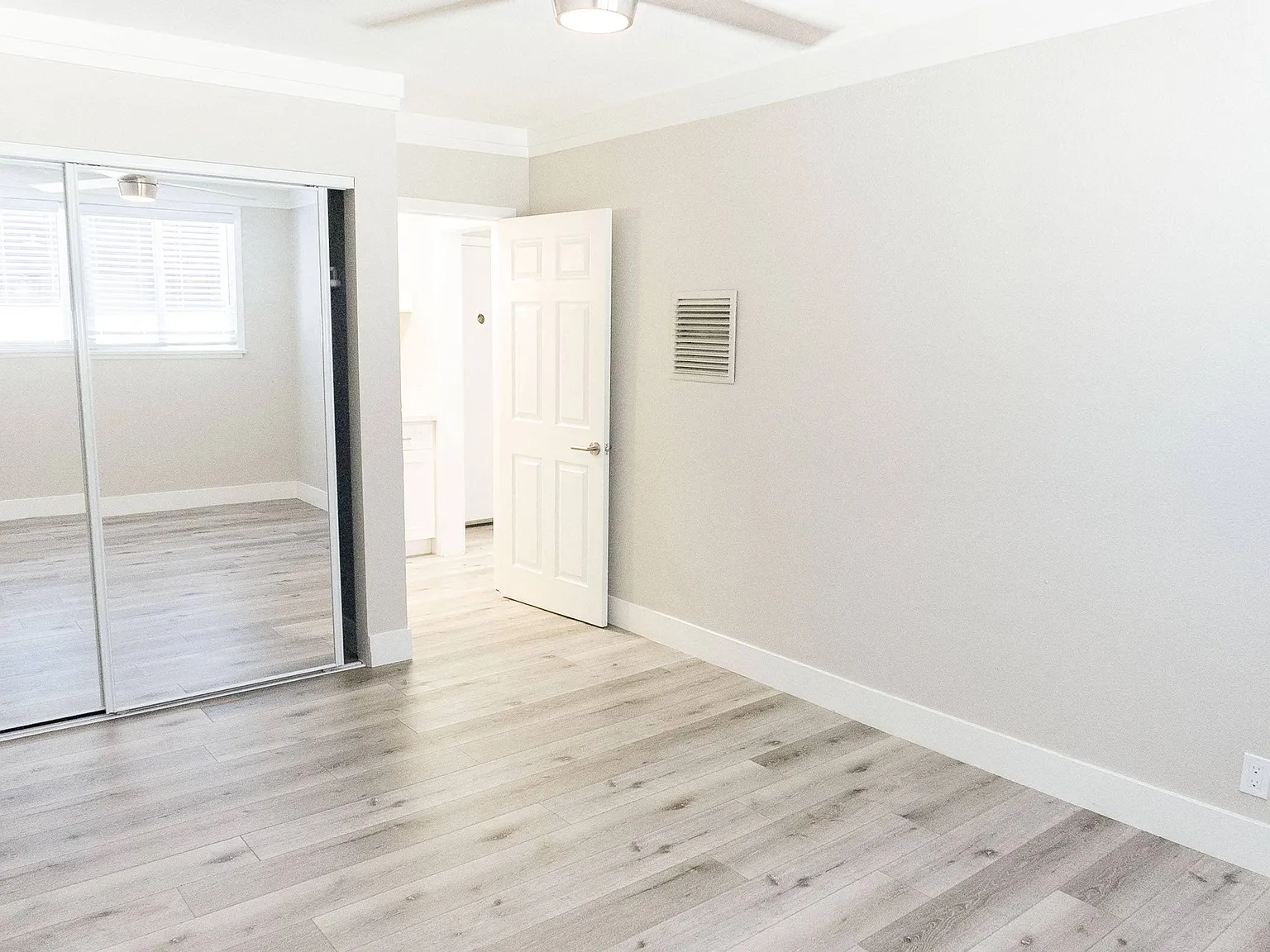 7510 Hollywood Blvd. Apartments — Photo 4