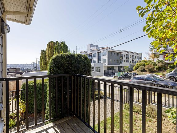 3rd image of 388 Ellesmere Ave #1