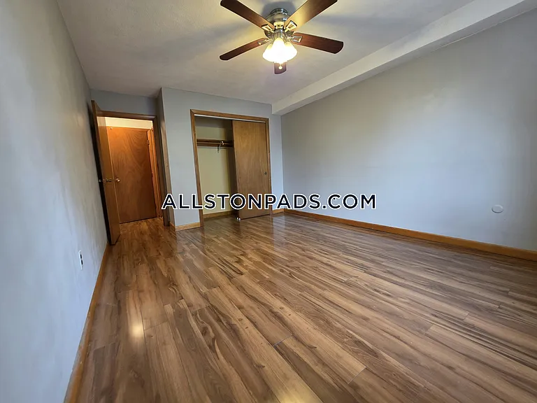 28 Brentwood St #7 — Photo 15