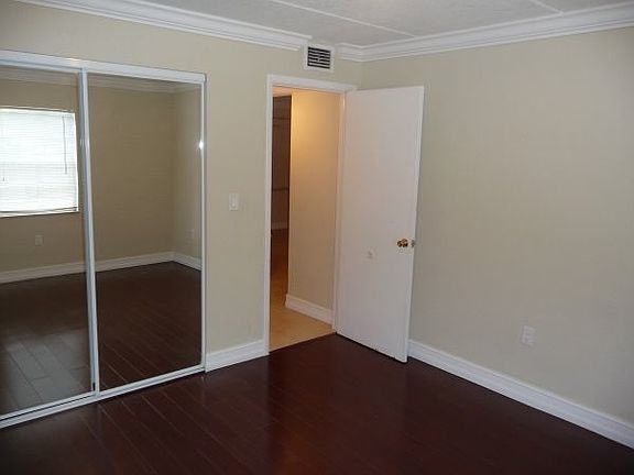 4th image of 5221 S Bayshore Blvd #25