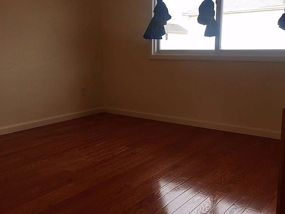 5th image of 309 Adams Ave