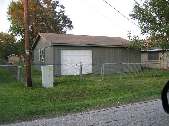 3rd image of 301 Avenue F