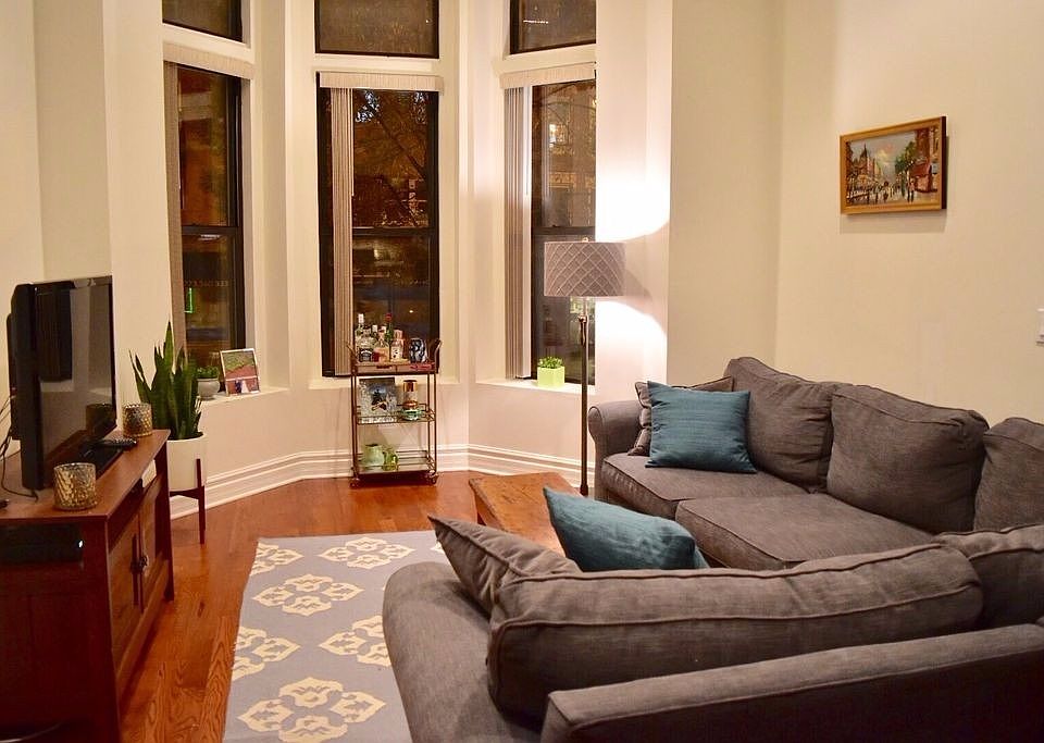 1st image of 2225 N Lincoln Ave #1C