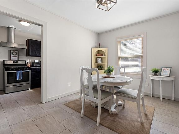 5th image of 2808 Emogene St