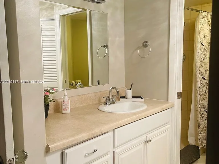 10551 W Broward Blvd #111 — Photo 10