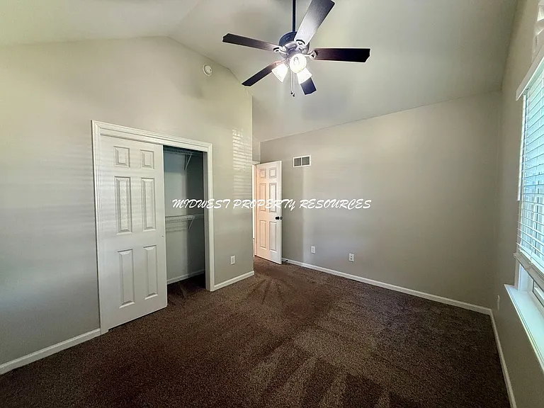1209 SE Bridgehampton Way — Photo 14