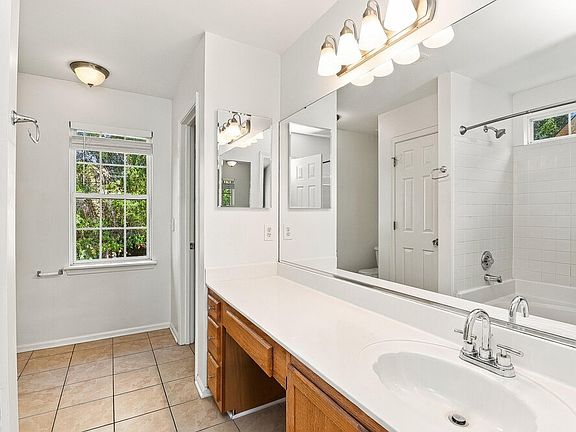 5th image of 5727 Hedgecrest Pl