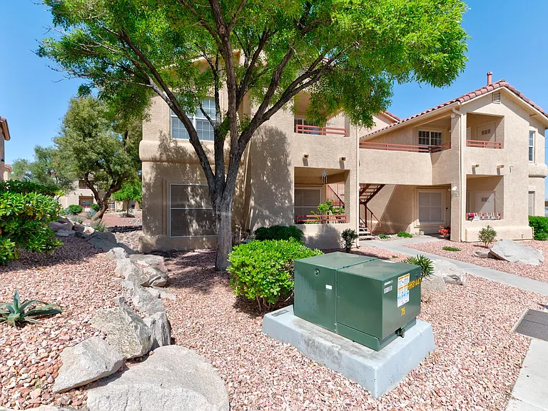 520 Arrowhead Trl #322 — Photo 8