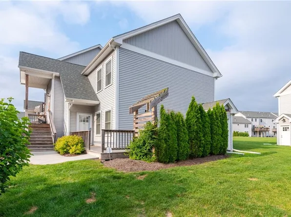 6 Jupiter Ln Unit E, Richmond, RI 02898