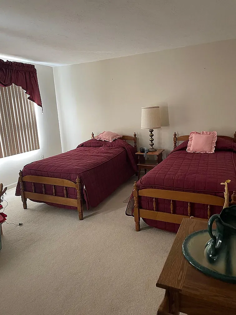 2 bed, 1.5 bath, 1300 sqft, $2,400 — Photo 3