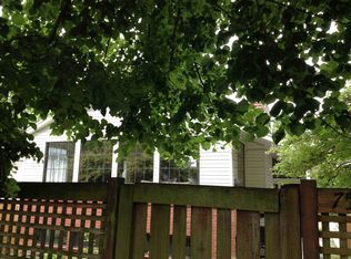 7533 Roosevelt Way NE, Seattle, WA 98115