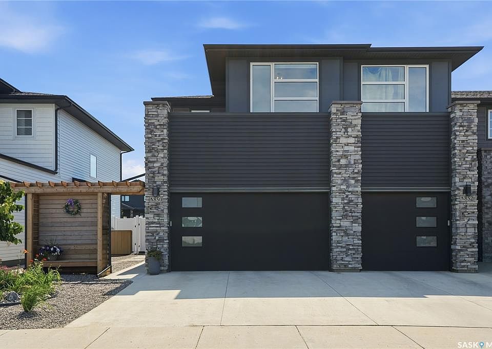 1st image of 850 Brighton GATE
