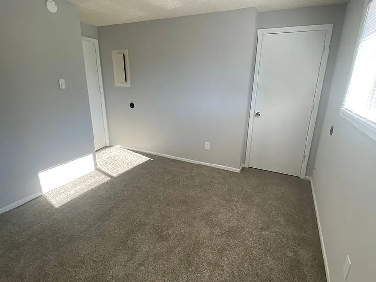 Rhoda Anne Townhomes — Photo 17