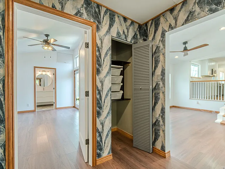 227 Devonshire Dr — Photo 34