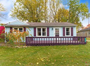 16495 Jennings Rd, Fenton, MI 48430