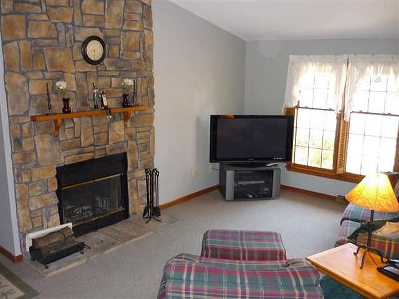4th image of 680 SALVIA Lane