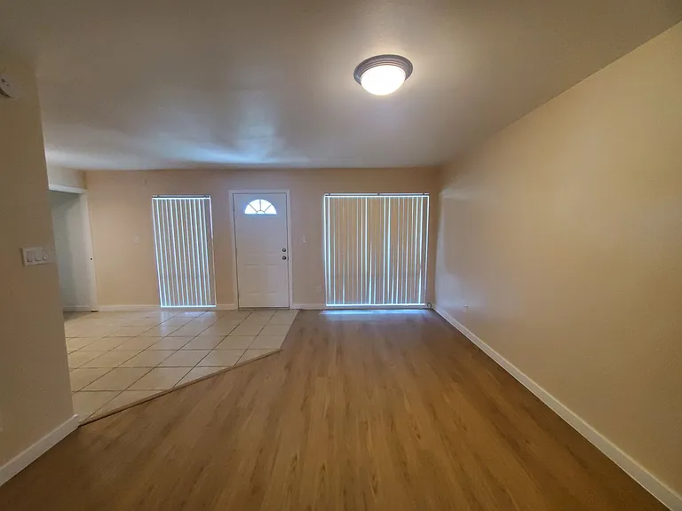 Mountain View Condos — Photo 10
