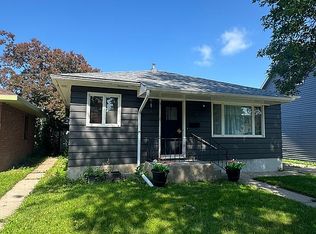 11 6th St NE, Watertown, SD 57201