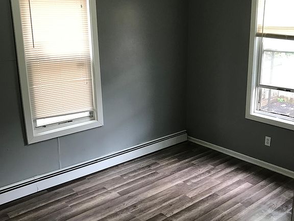 5th image of 10 Columbia Ave
