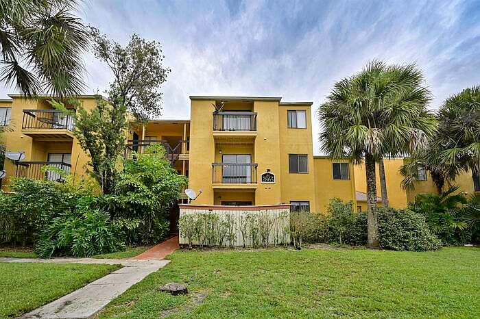 1st image of 2865 Winkler Ave APT 414