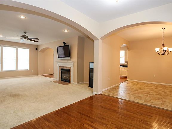 4th image of 1629 Heritage Blvd