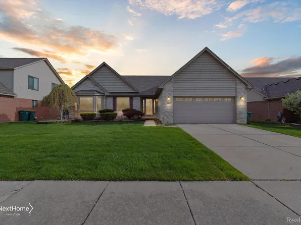 16957 Sunflower Dr, Brownstown, MI 48173