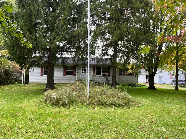 5494 Salt Rd, Middleport, NY 14105