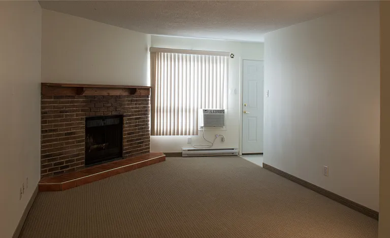 534 Hazel Bay — Photo 7