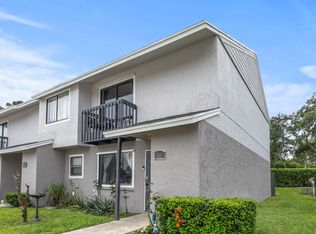 901 Riverside Dr, Greenacres, FL 33463