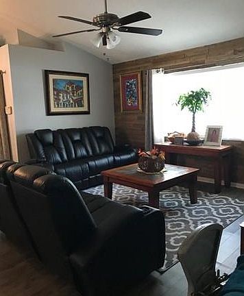 3rd image of 1078 Wood Dr