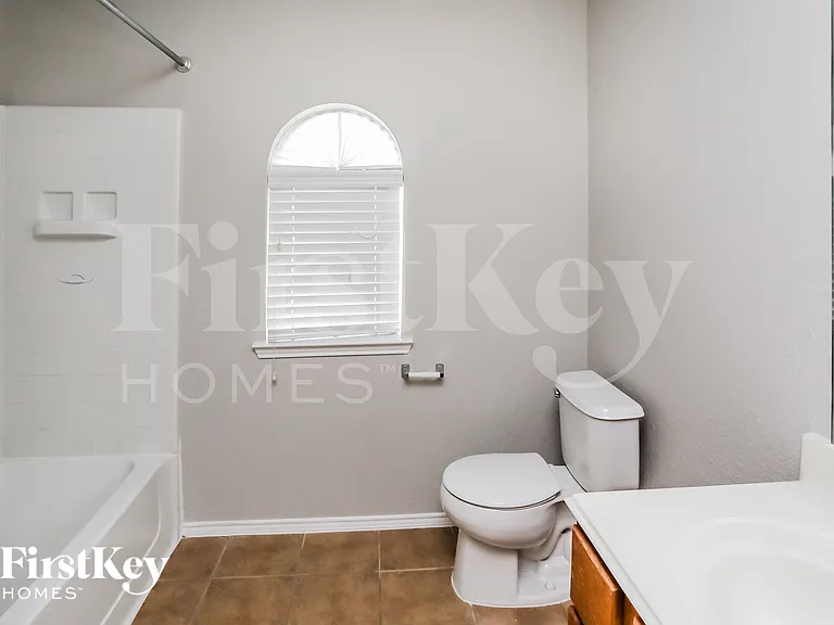 13925 Walnut Canyon Ct — Photo 14