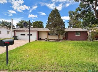 1504 S Country Club Cir, Carlsbad, NM 88220