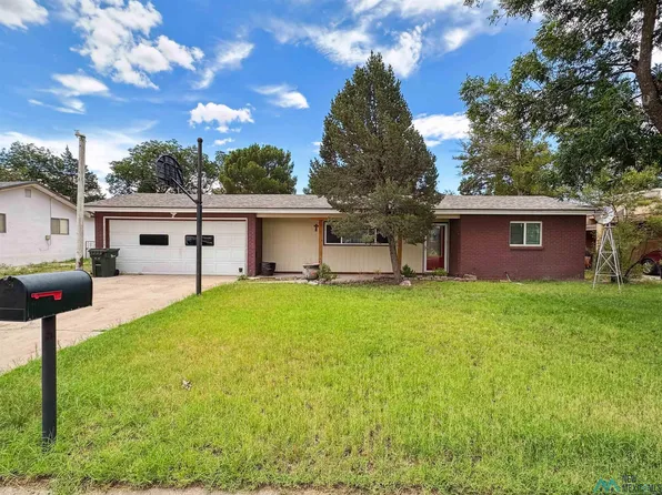1504 S Country Club Cir, Carlsbad, NM 88220