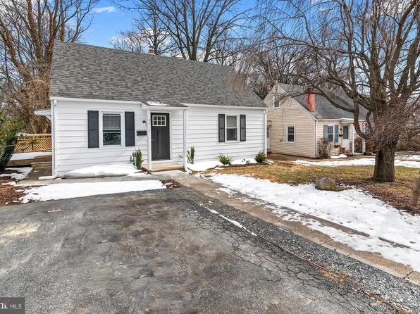 8517 Oakleigh Rd, Baltimore, MD 21234