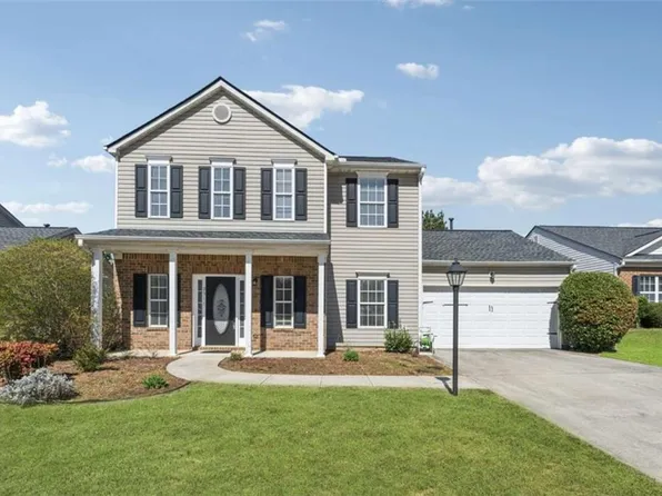 2311 Fall Creek Lndg, Loganville, GA 30052