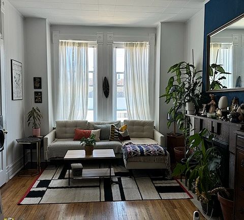 2nd image of 2218 S Leavitt St #1