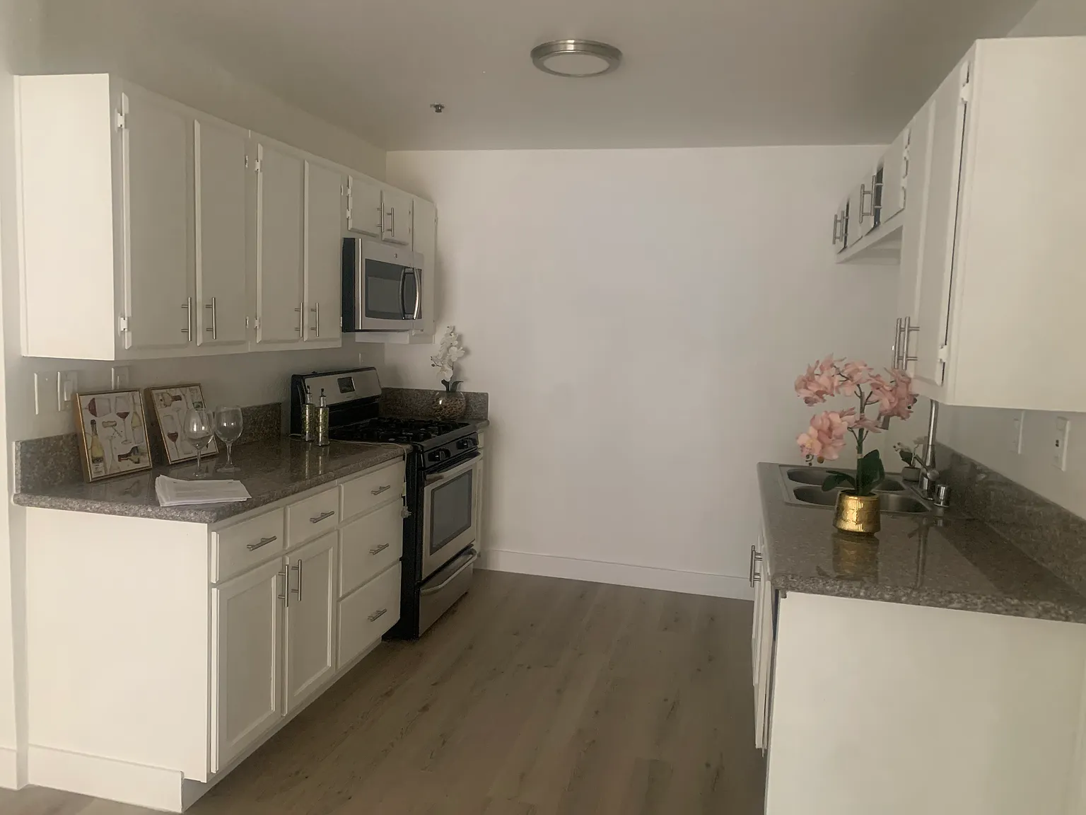 1 bed, 650 sqft, $1,795 — Photo 2