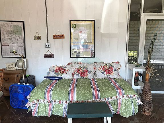 4th image of 130 Heights Dr