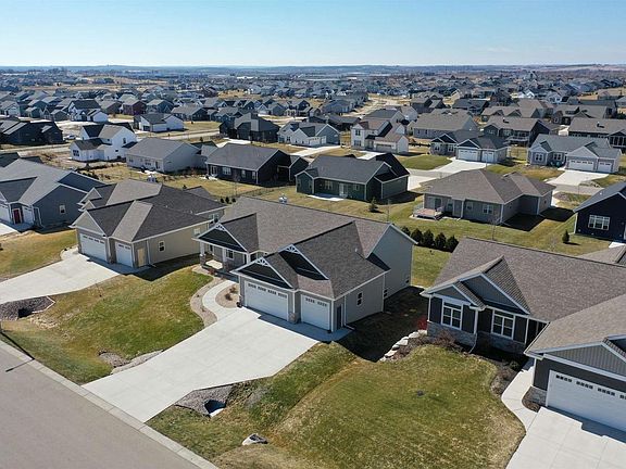 5th image of 6677 Royal View Dr